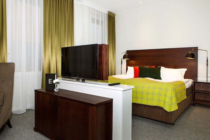 Room 35 of 68