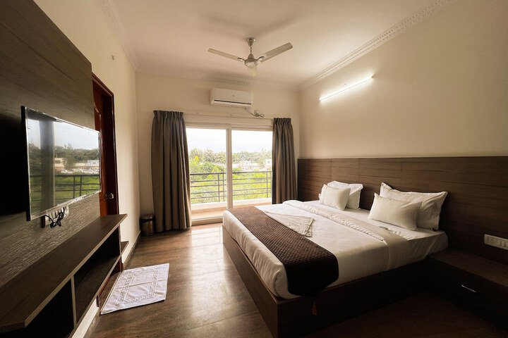 Room 10 of 76