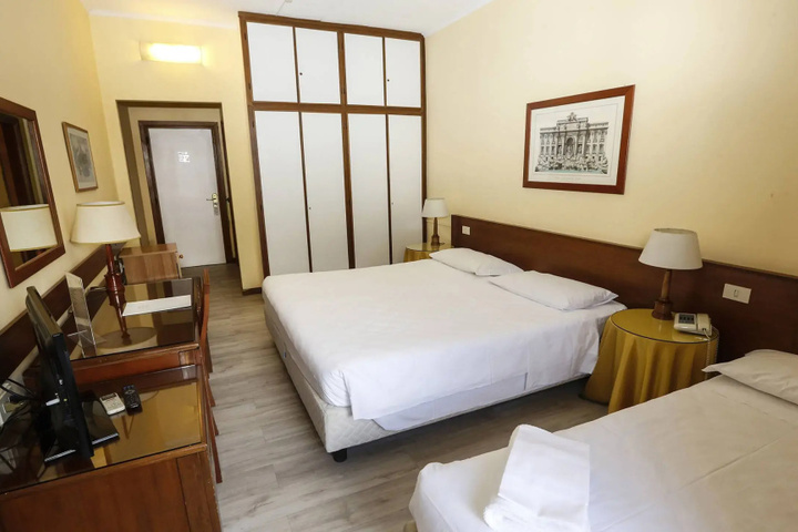 Room 3 of 27
