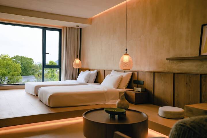 Room 8 of 38