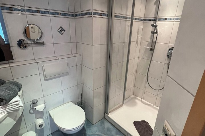 Room 13 of 30