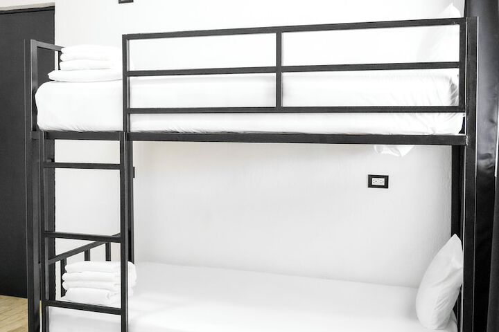Room 49 of 80