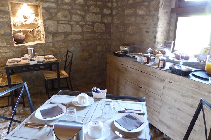Breakfast/Coffee Service 19 of 40
