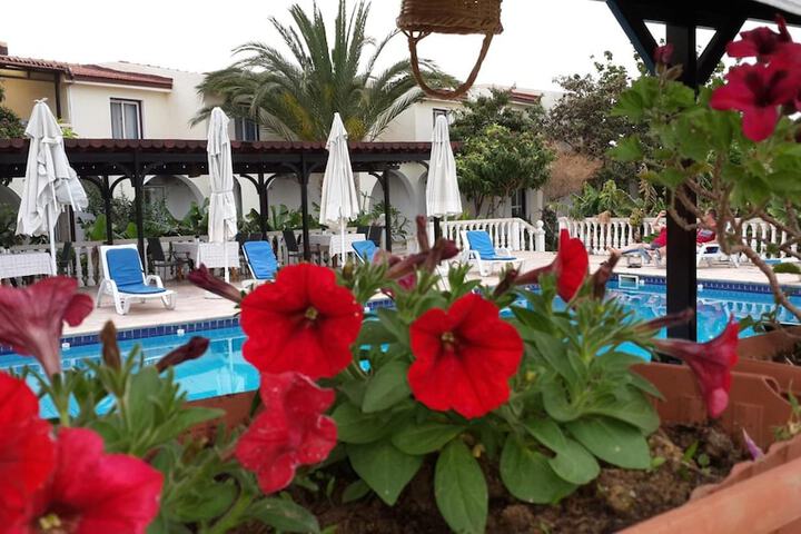 Pool Hotel