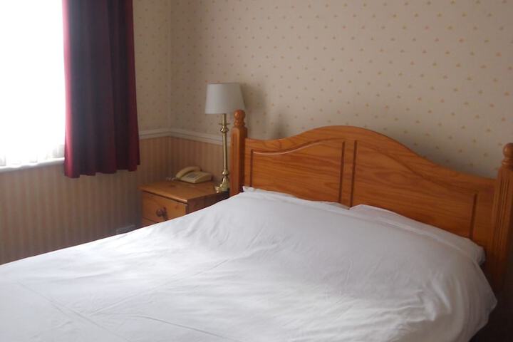 Room 3 of 91