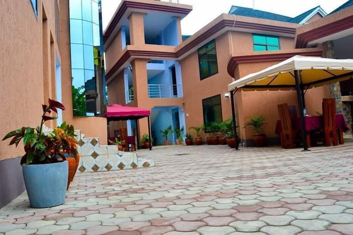 Hotel Exterior 11 of 11