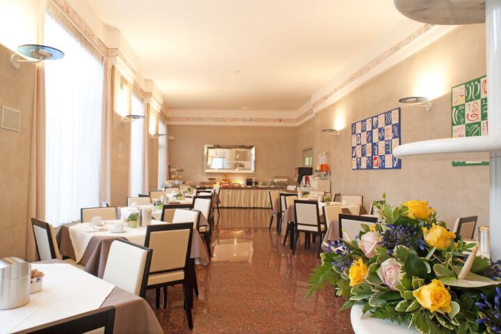 Breakfast area