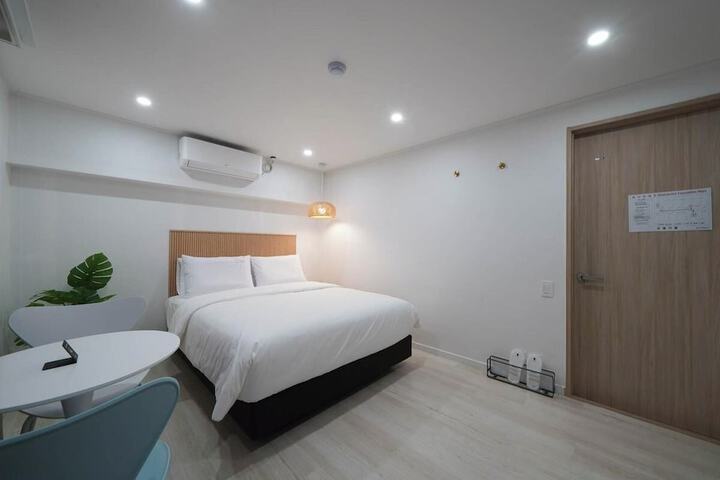 Room 6 of 41