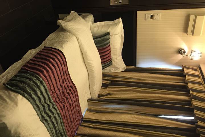 Room 22 of 49