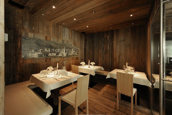 Dining 104 of 150