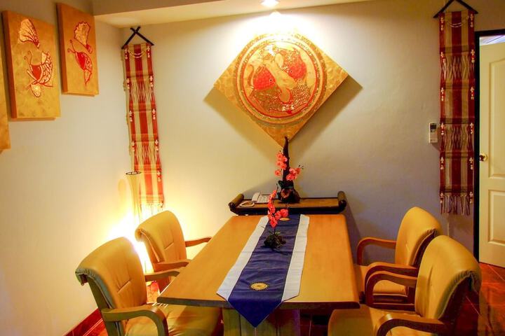 Room 28 of 82