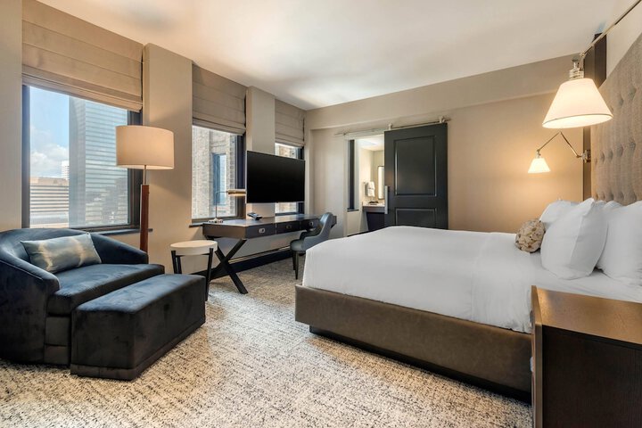Room 33 of 75