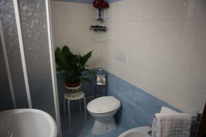 Room 2 of 15