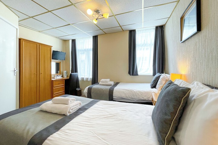 Room 25 of 52