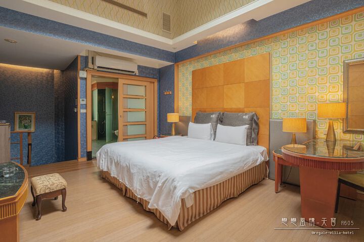 Room 85 of 263