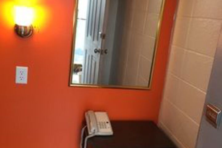 Room 17 of 44