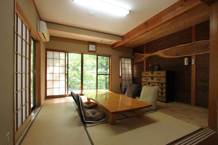 Room 7 of 32