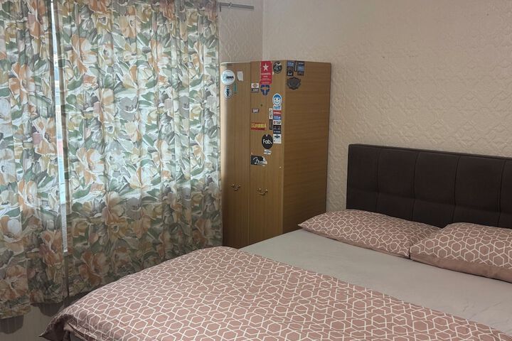 Room 12 of 40