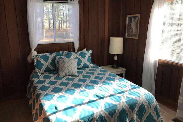 Room 51 of 400