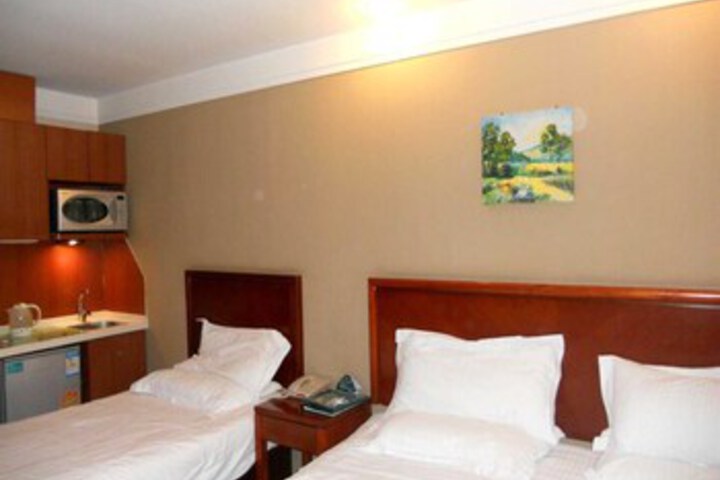 Room 4 of 14