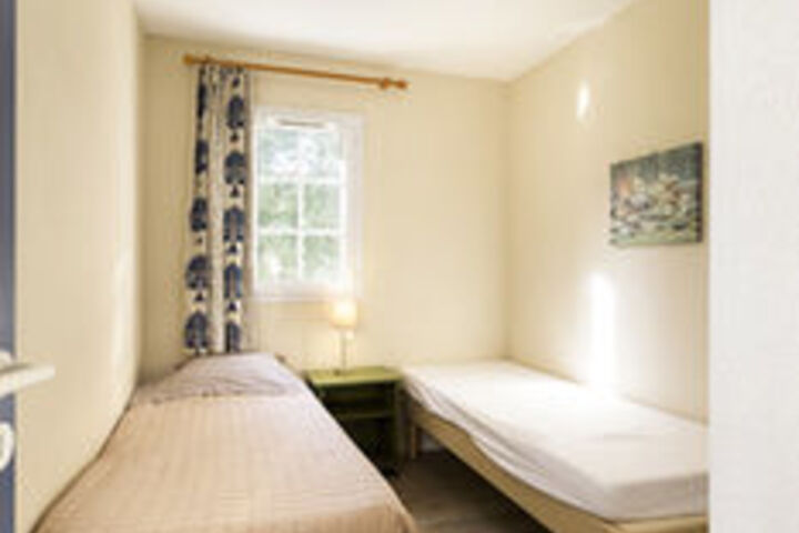 Room 70 of 132
