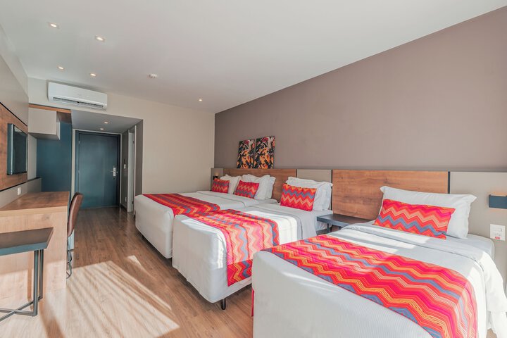 Room 13 of 38