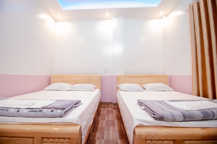 Room 3 of 6