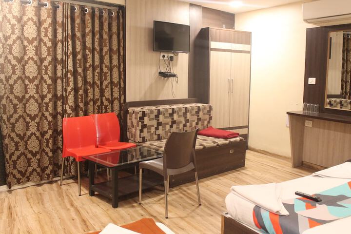 Room 10 of 44