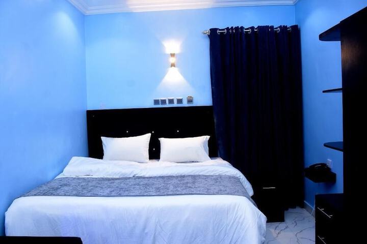 Room 10 of 26