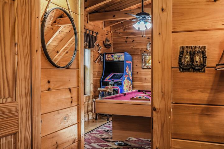 Room 25 of 33