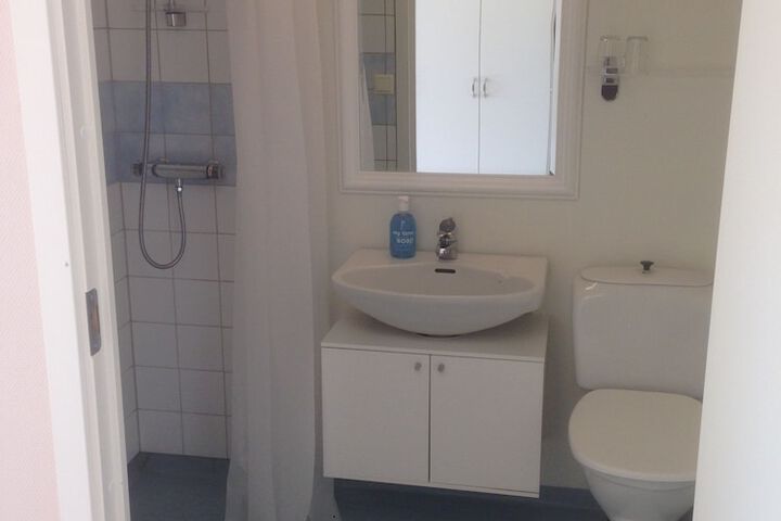 Room 15 of 34