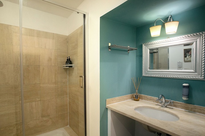 Room 16 of 21