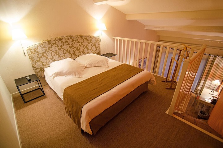 Room 5 of 50