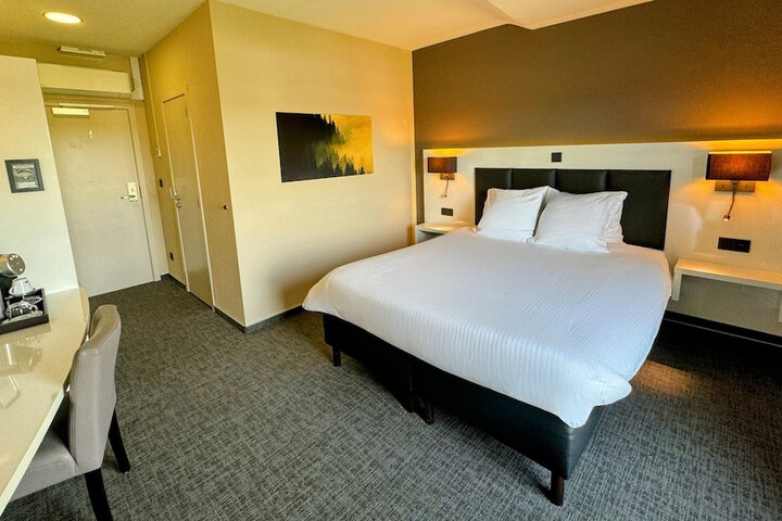 Room 9 of 57