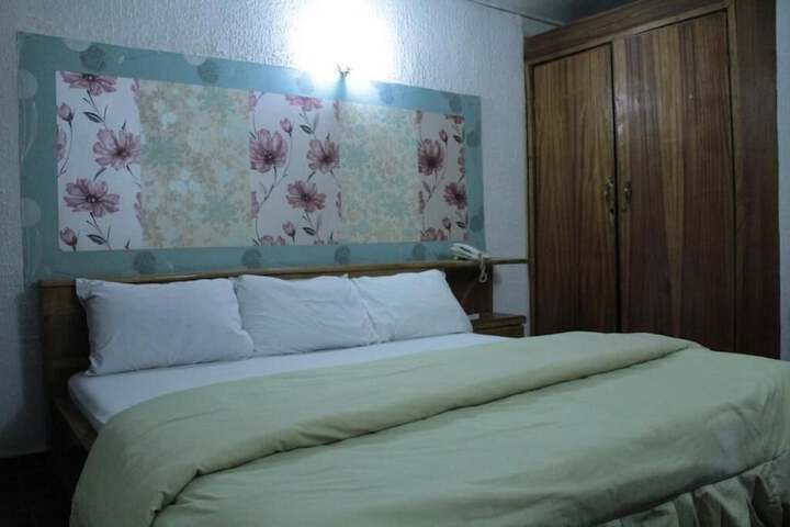 Room 17 of 26