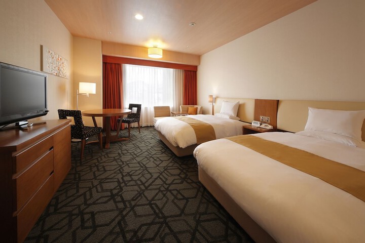 Room 4 of 79