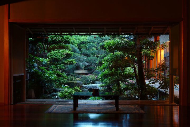 Hotel Lobby