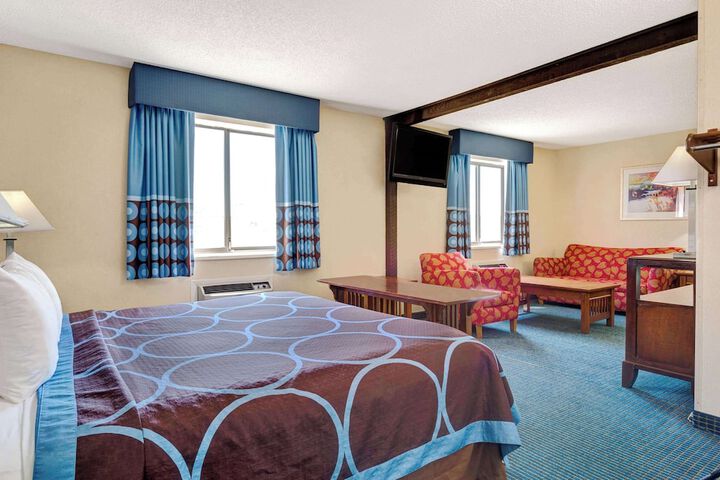 1 King Bed (9 of 9)