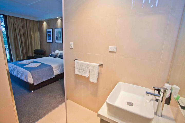 Room 9 of 46