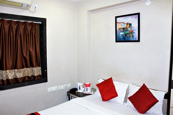 Room 9 of 47