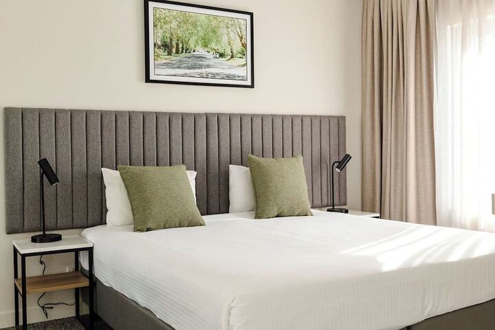 Room 9 of 35