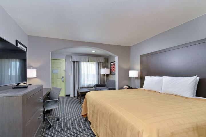 Room 4 of 42
