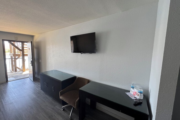 2 Double Beds (8 of 11)
