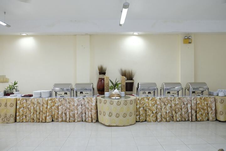 Dining 45 of 96
