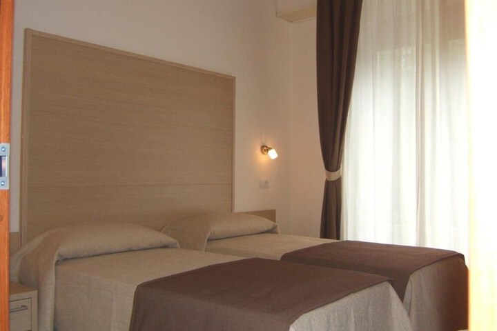 Room 4 of 21