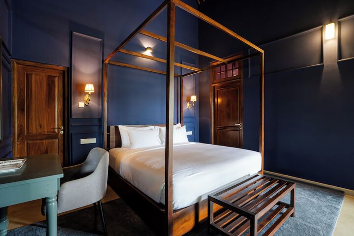 Room 15 of 36
