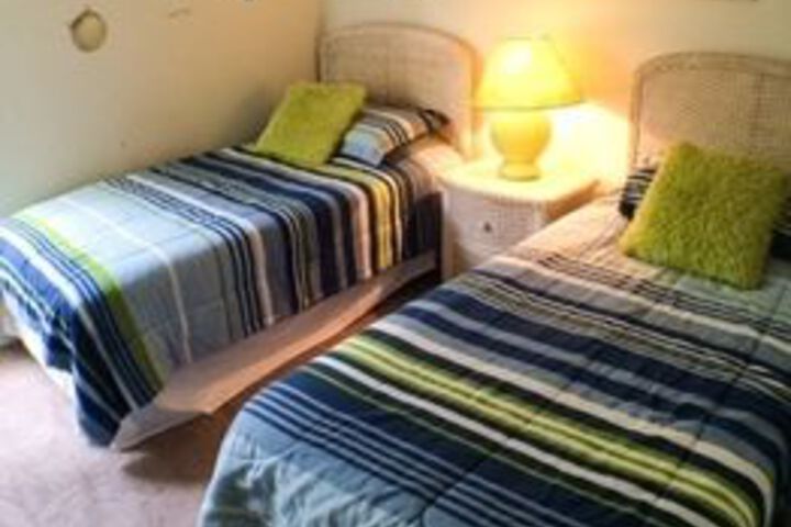 Room 6 of 15