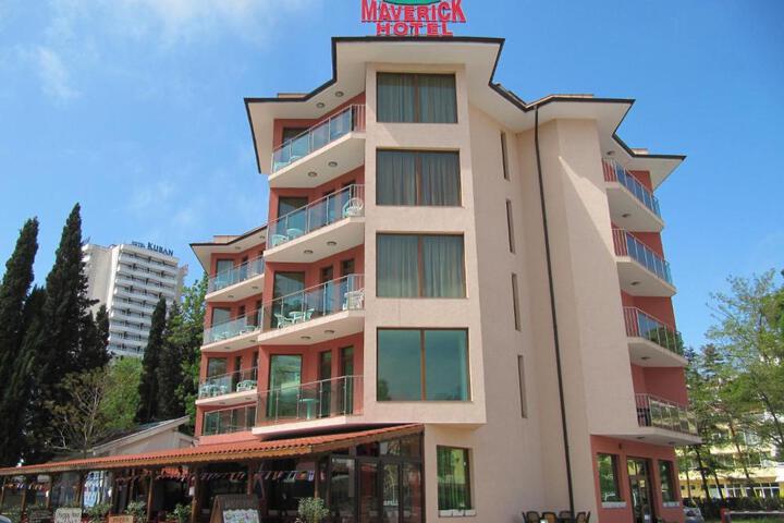 Maverick Hotel