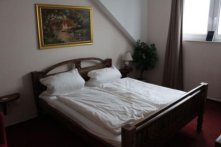 Room 7 of 68