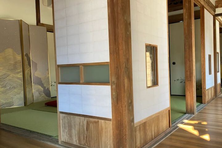 Room 18 of 110